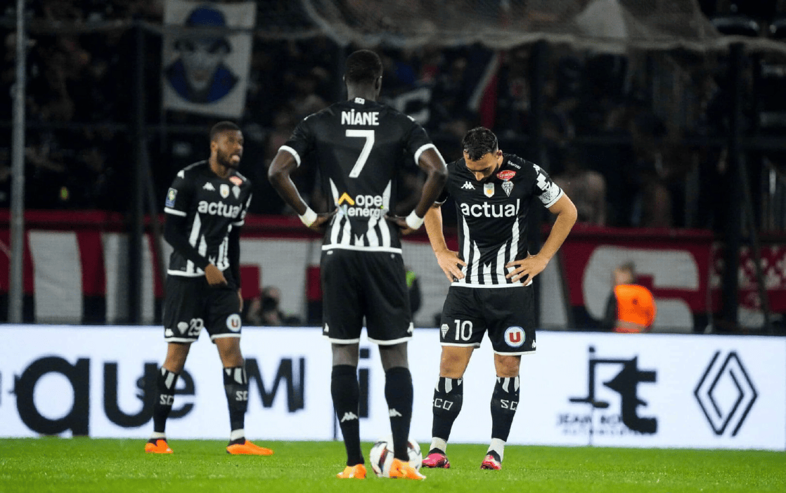 关键时刻尼斯备战法甲，主帅复盘细节曝光，更衣室稳定，资深球员宣示担当(巴黎宣布姆巴佩不会参加对阵尼斯)