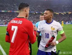 JackeyLove巅峰对决，姆巴佩与70激战TES分钟，关键助攻胜负难料！的简单介绍